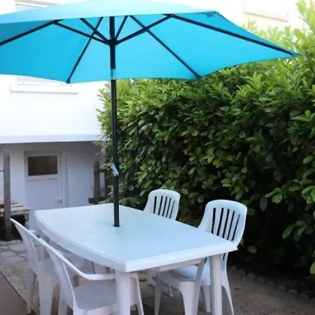 2 Chambres - Idealement Situe A 200m De La Plage De 3 Appartement *