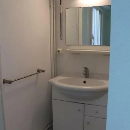 2 Chambres - Idealement Situe A 200m De La Plage De 3 Appartement